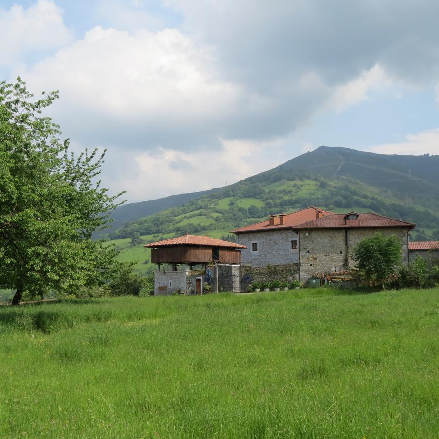 Agroturismo La Casona de Belmonte Ovinana  Exterior foto